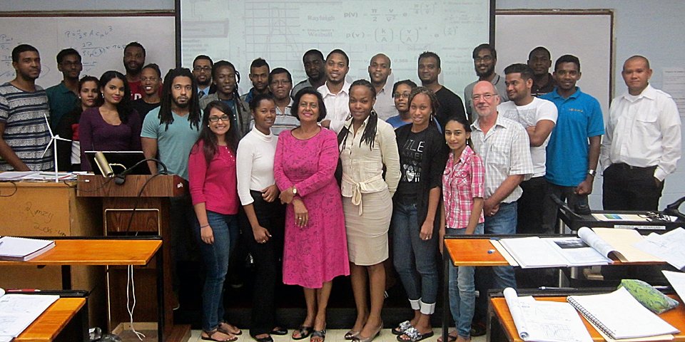 Der vierte Jahrgang Windenergie an der University of West Indies, Karibik