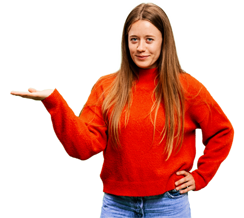 Frau im orangenen Pullover hält die rechte Handfläche hoch.