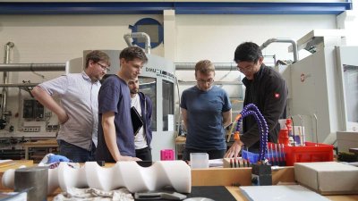 Im Studiengang Wirtschaftsingenieurwesen trifft Technik auf Wirtschaft.