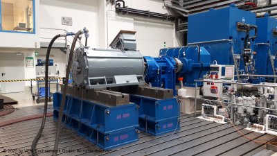 Durch die Firma VEM in Dresden wurde der Asynchrongenerator mit einem Gewicht von 4600 kg fertiggestellt und auf dem Werksprüfstand getestet.