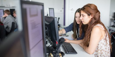 Die Hochschule Flensburg lädt junge Frauen zum Kennenlernen der Hochschule ein