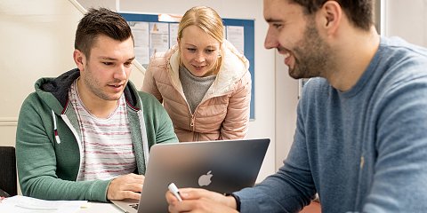 Die Hochschule Flensburg hat ihr Bewerbungsportal geöffnet. Bis zum 15. Januar 2018 können sich Studieninteressierte um einen Studienplatz bewerben. Erstmals NC-frei: Energiewissenschaften.       