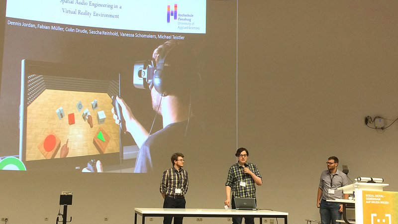 Die Studierenden präsentieren ihre Arbeiten auf der Konferenz in Aachen.