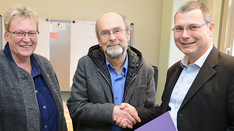 52 Semester: Prof. Dr. Wolfgang Riggert wurde von der Kanzlerin Sabine Christiansen und Prof. Thomas Severin verabschiedet.