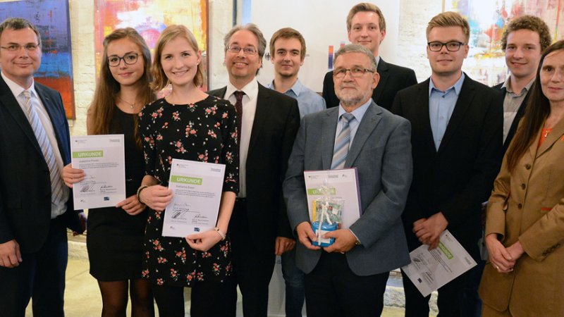 Die Stipendiaten mit ihren Förderern