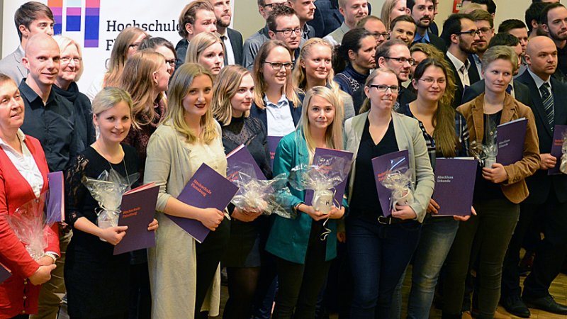 Rund 80 ehemalige Master- und Bachelorstudierende wurden im Audimax gefeiert.