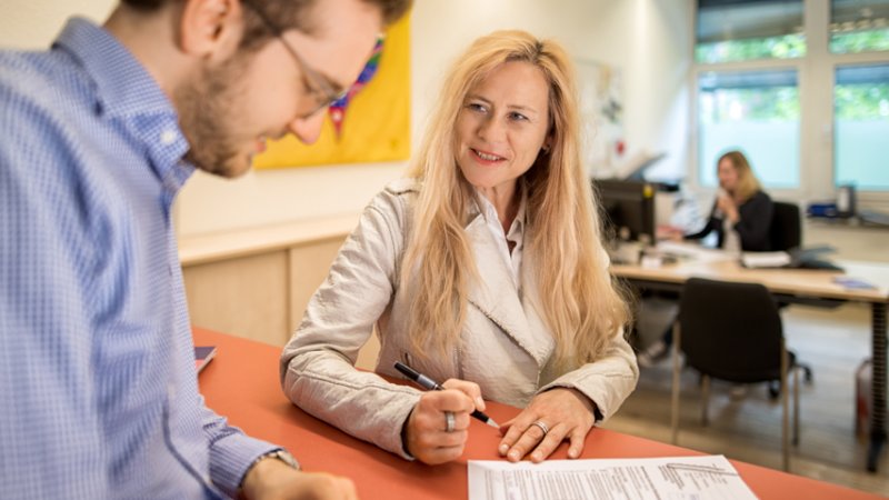Sylvia Rußbüldt, Leiterin des Studierendenservice, und ihr Team stehe Studieninteressierten und auch Studierenden für Fragen zur Verfügung.