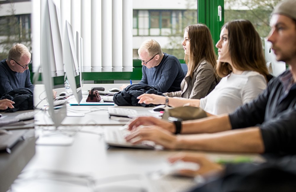 Endlich: nach zwei Jahren Corona-Pandemie startet das neue Semester mit Präsenzunterricht. 