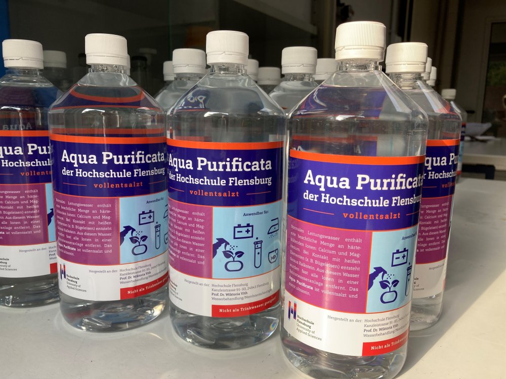 Reinstwasser in der Flasche fürs Zuhause