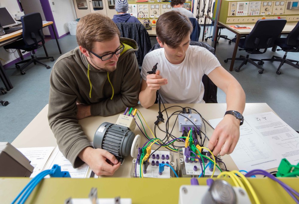 Die Zukunft mitgestalten: Zum Beispiel mit der Studienrichtungen Elektrische Energiesystemtechnik. 