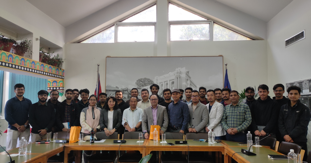 Group photo with students, researchers and professors