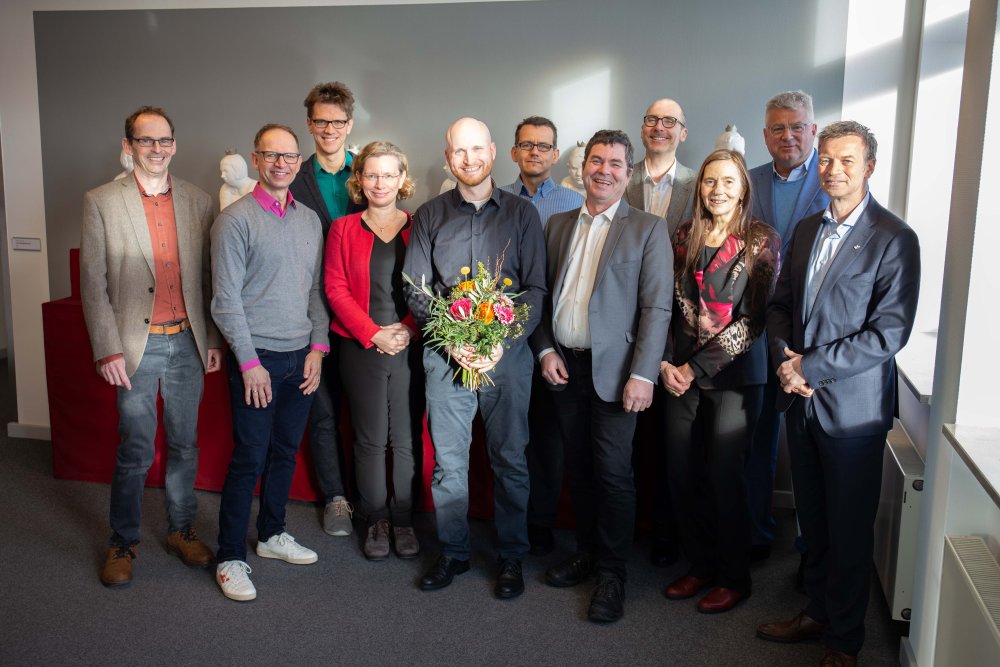 Ein Gruppenbild mit vielen Menschen