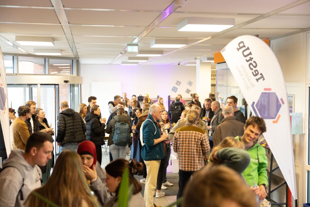 Netzwerken im Foyer