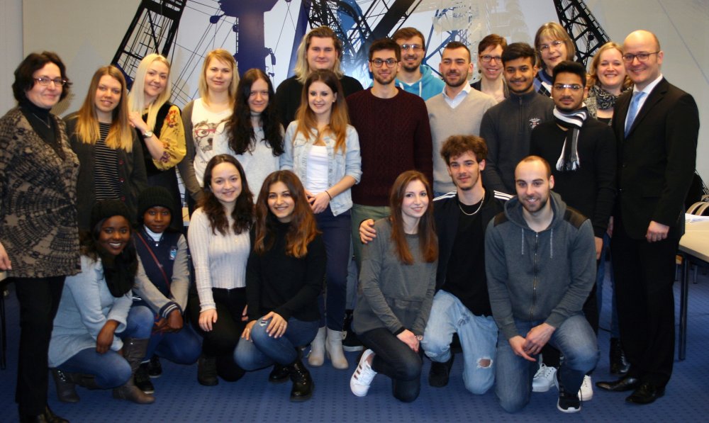 Die Studierenden aus dem Ausland wurden vom Team des International Office und Prof. Dr. Bosco Lehr, Vizepräsident für Internationales begrüßt.