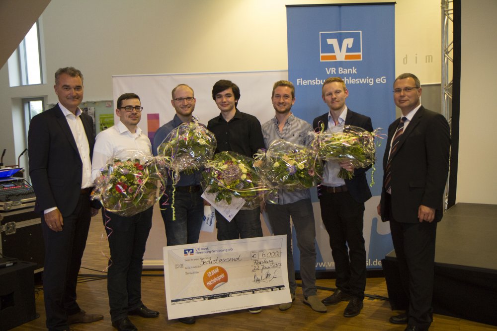 VR Bank Vorstandsmitglied Michael Möller, Philipp Garbe, Henner Bendig , Max Zachner, Sebastian Müller-Bosse, Sören Heise und Prof. Dr. Thomas Severin.