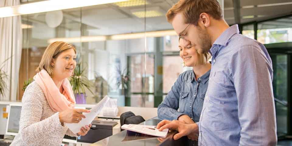 Studieninteressierte erhalten unter anderem auch am Info-Point der Hochschule wichtige Informationen. 