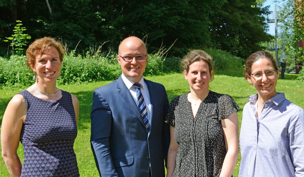 Gast aus Japan: Prof. Dr. Vera Thiel (2.v.r.) tauschte sich auch mit Prof. Dr. Labes (rechts), Janntje Böhlke-Itzen vom International Office und Prof. Dr. Bosco Lehr, Vizepräsident für Internationales, über Möglichkeiten der engeren Zusammenarbeit aus. 