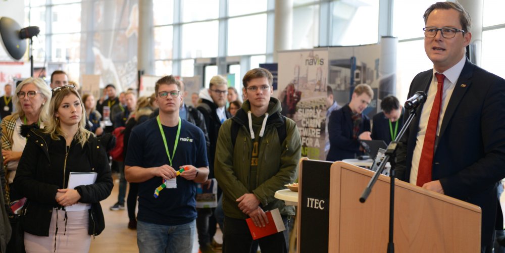 Ja, in Flensburg kann man gut arbeiten. Staatssekretär Dr. Thilo Rohlfs eröffnete die Job-Messe. 