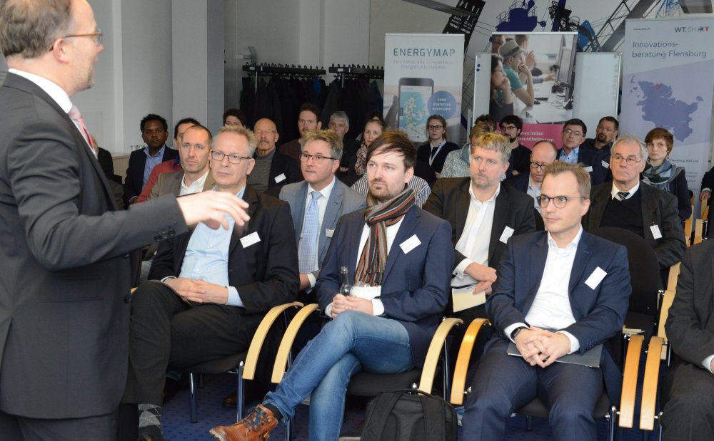 Rund 50 Gäste aus der Wirtschaft kamen heute zum Workshop „Zukunft erfolgreich planen – technologische Vorausschau für KMU“ an die Hochschule Flensburg. 