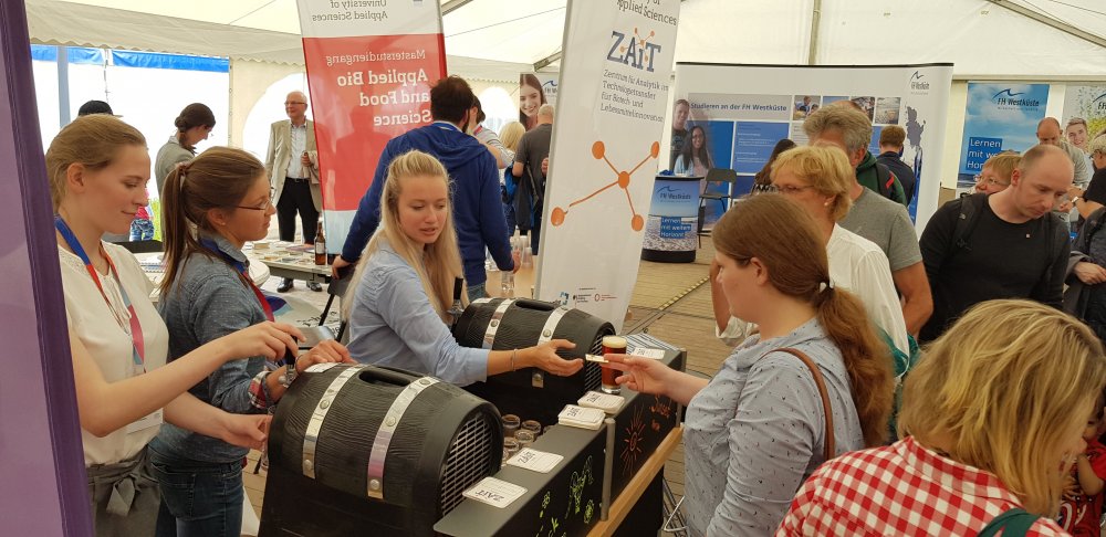 Bierauschank beim Campusfestival „50 Jahre HAW`s“ in Lübeck