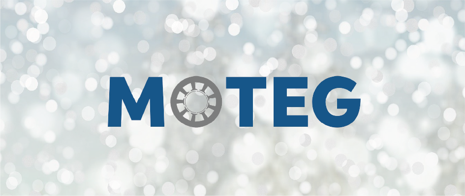 Weihnachtlicher Hintergrund mit MOTEG-Firmenlogo drauf.