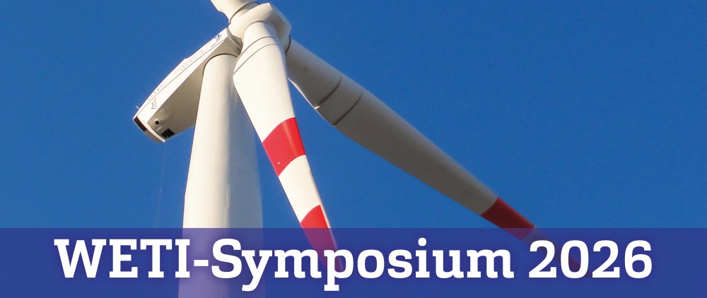 Blauer Himmel mit einem Windrad aus Froschperspektive und Text: WETI-Symposium 2026