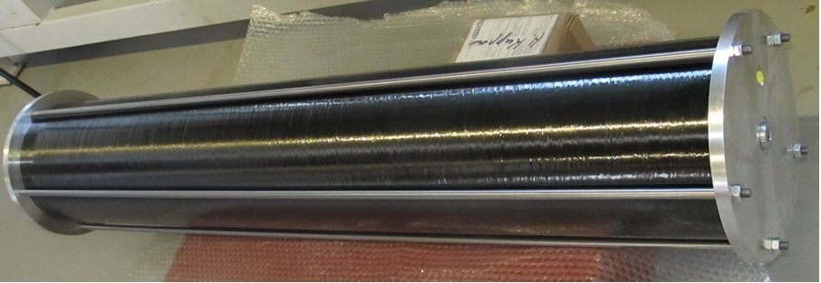 Röhremförmiger Gegenstand aus Metall.