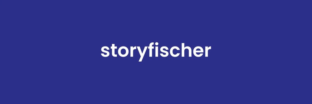 Blauer Hintergrund mit weißem Logo: Storyfischer