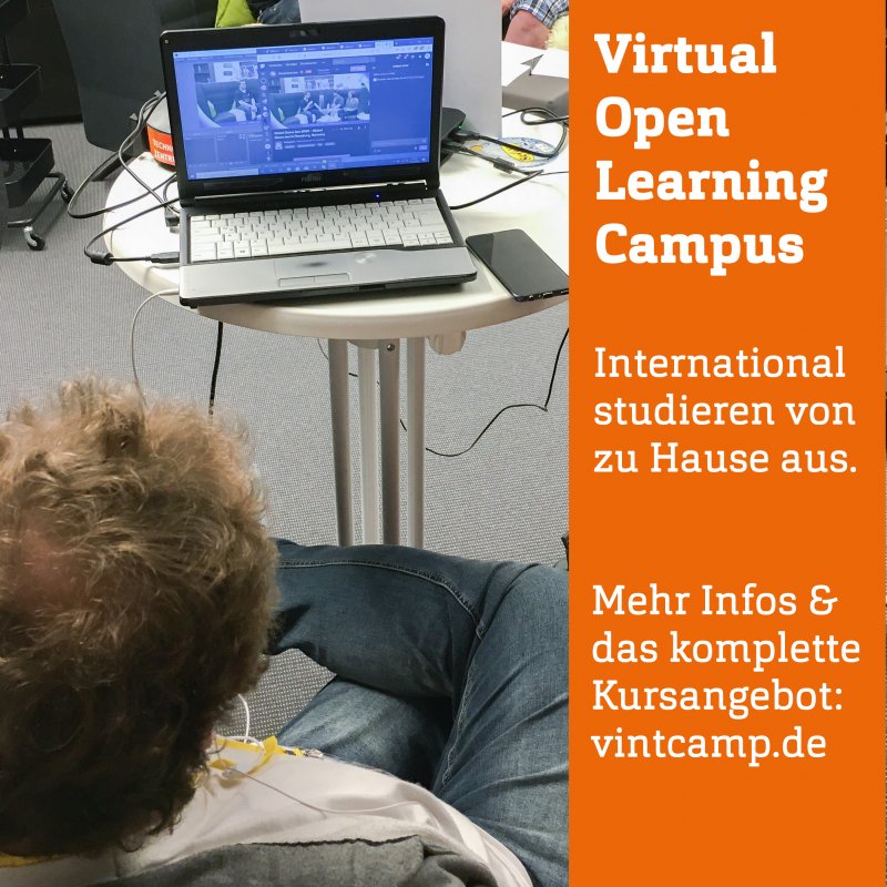 Ein Mensch sitzt vor einem Laptop. Rechts ein orangener Balken mit Infos.