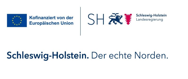 Die Flagge der EU, daneben der Schriftzug "Kofinanziert von der Europäischen Union". Daneben das Logo der Landesregierung Scheswig-Holsteins, darunter der Schriftzug "Schleswig-Holstein. Der echte Norden."