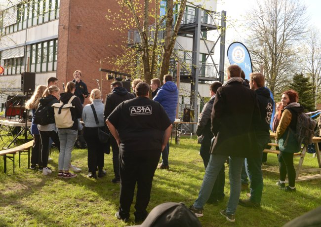 Studierende brauen Maibock  in der Flensburger Brauerei