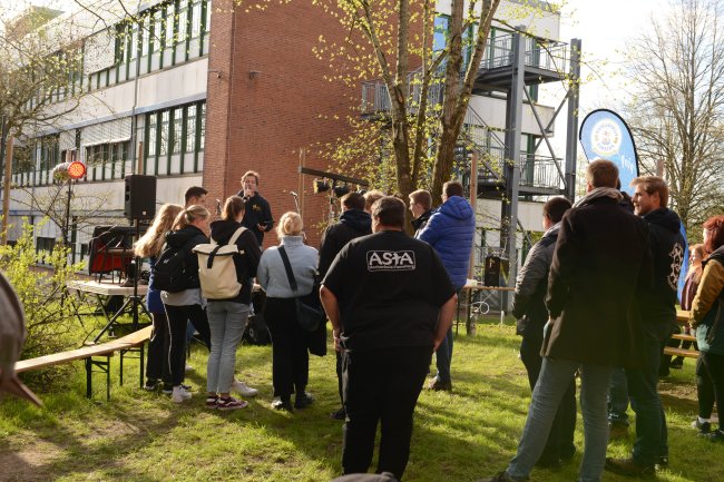 Studierende brauen Maibock  in der Flensburger Brauerei