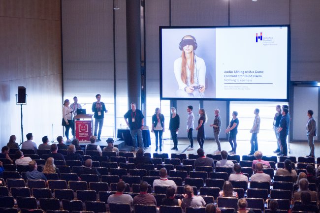 Erfolgreicher Messeauftritt: Die Hochschulstudierenden auf der Mensch und Computer