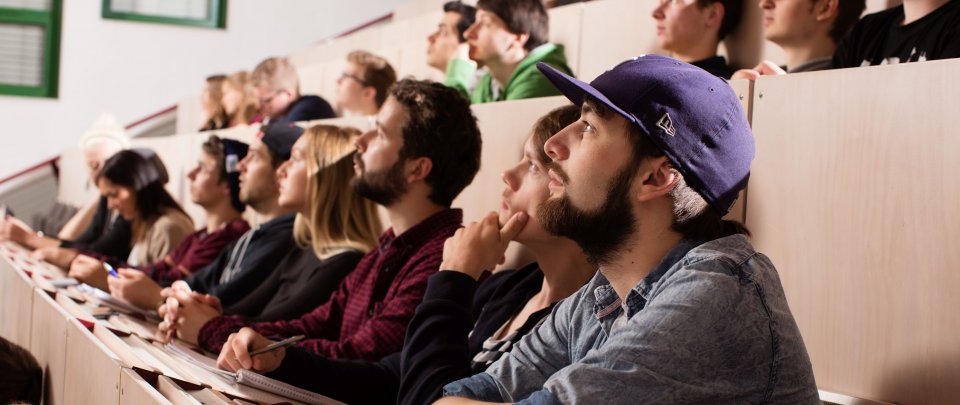 Studierende im Hörsaal