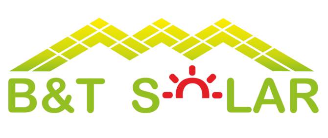 Unternehmenslogo: Grüner Schriftzug B&T Solar, darüber in grün-gelb ein angedeutetes Dach mit Solarpanelen.