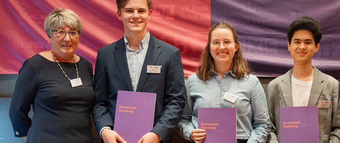 Deutschlandstipendiatinnen und -stipendiaten mit Fördernenden und Präsidiumsmitgliedern.