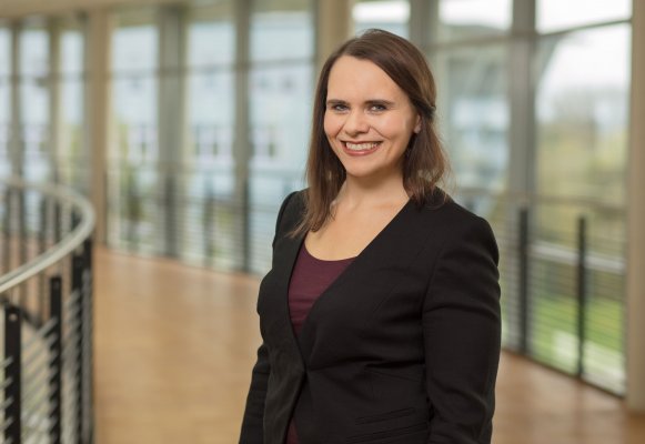Porträtfoto: Stefanie Jordt im audimax