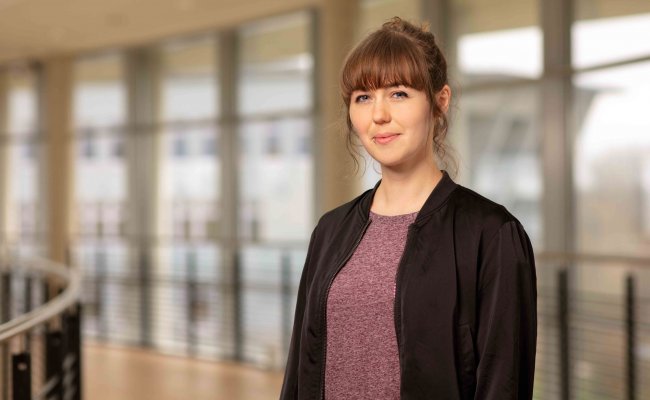 Porträtfoto: Franka Heers im audimax