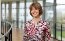 Porträtfoto: Sabine Uhl im audimax